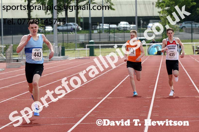 Mens under-17 400 metres, North Eastern Track and Fields Champs., Middlesbrough. Photo: David T. Hewitson/Sports for All Pics